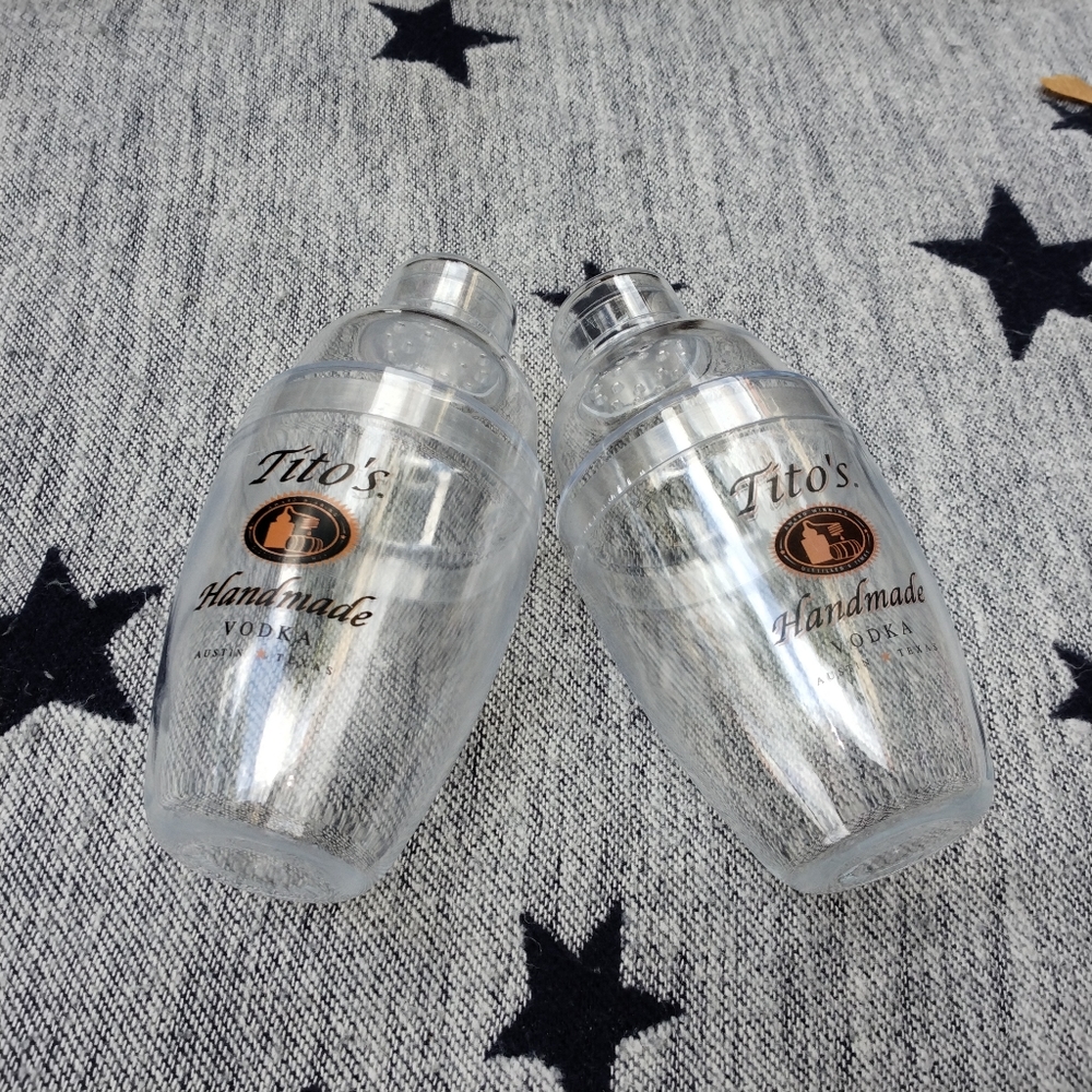 TWO Fineline Quenchers 7 oz. Clear Plastic Cocktail Shakers NWOT - Picture 2 of 11